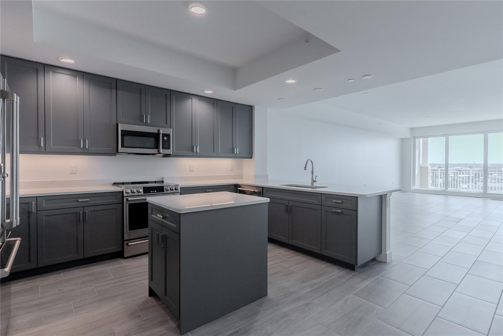 125 ISLAND WAY #503, CLEARWATER BEACH, FL — photo 10
