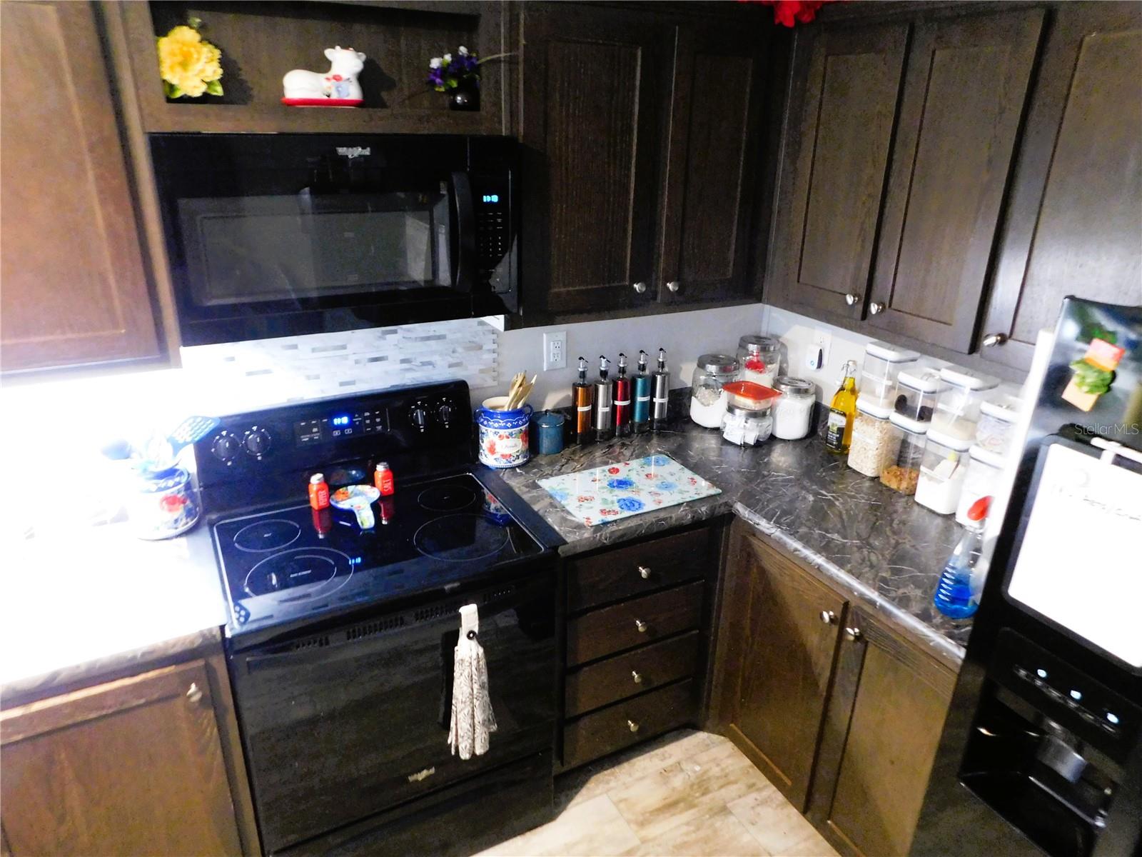 39143 HILLCREST DR, ZEPHYRHILLS, FL — photo 15