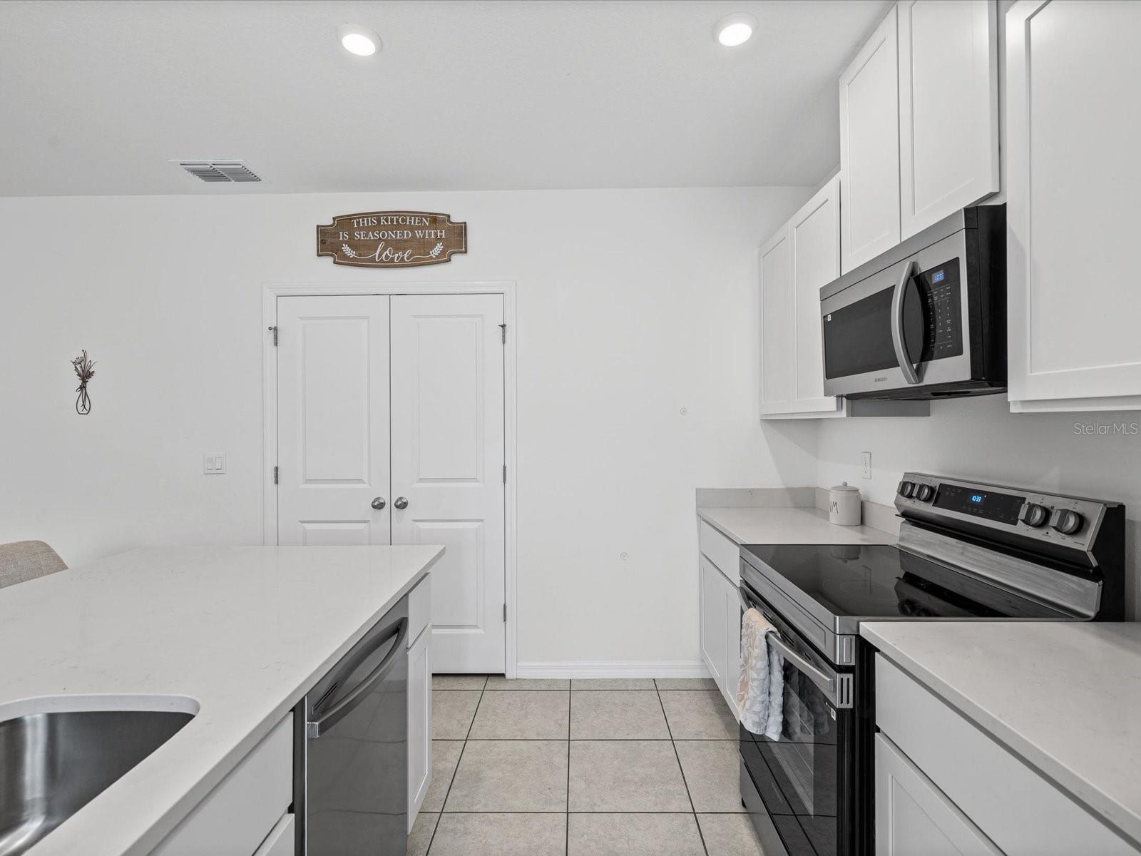16334 FROST BIRD RD, WEEKI WACHEE, FL — photo 27