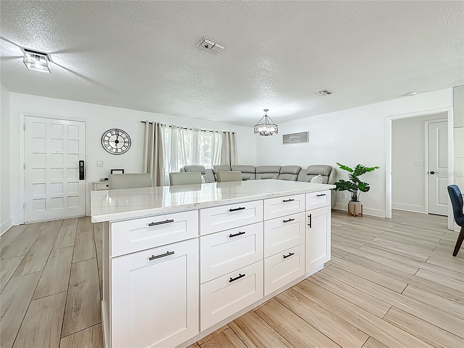 2071 BUTTERNUT CIR E, CLEARWATER, FL — photo 25