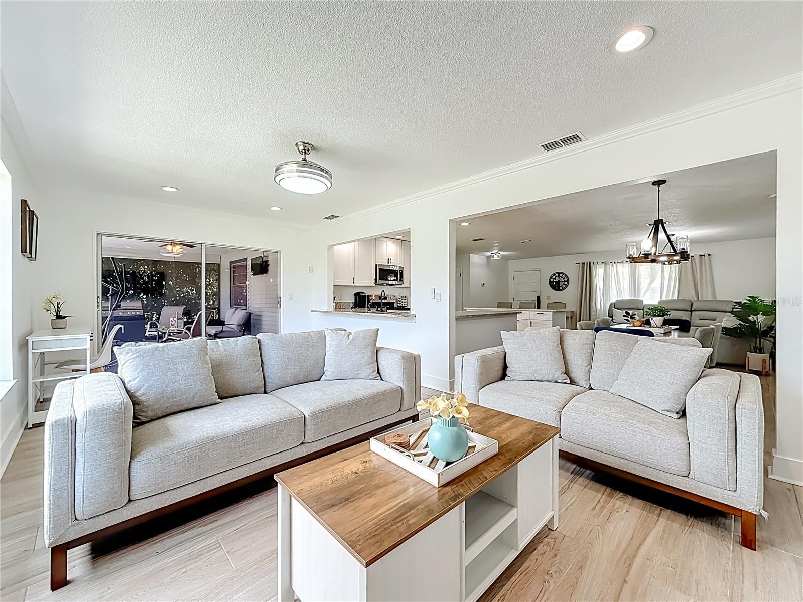 2071 BUTTERNUT CIR E, CLEARWATER, FL — photo 32