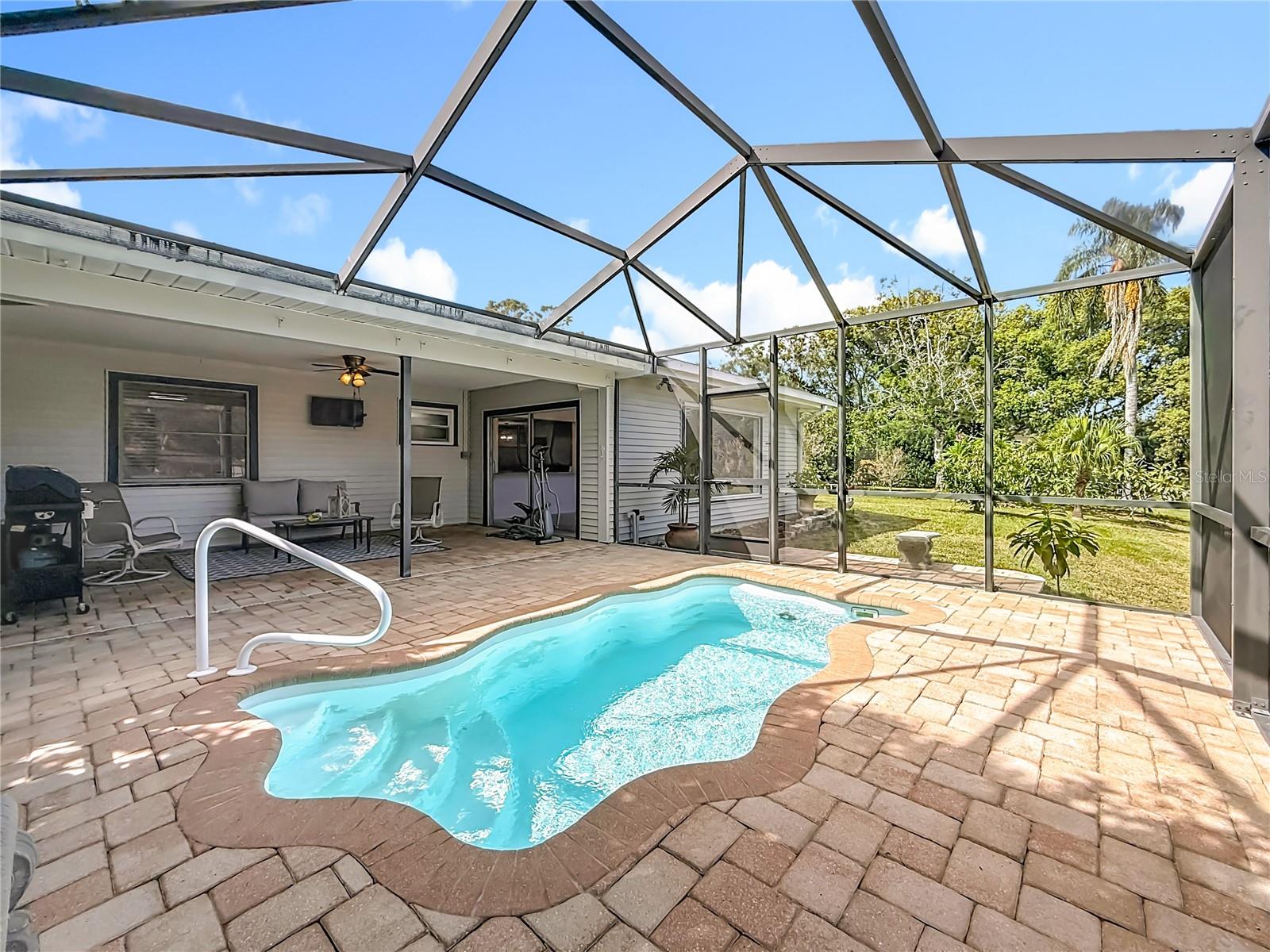 2071 BUTTERNUT CIR E, CLEARWATER, FL — photo 60