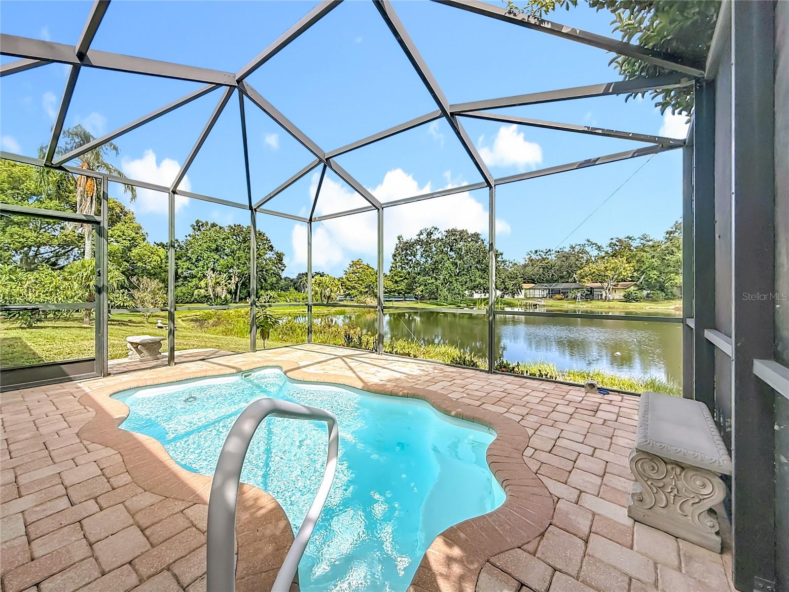 2071 BUTTERNUT CIR E, CLEARWATER, FL — photo 61