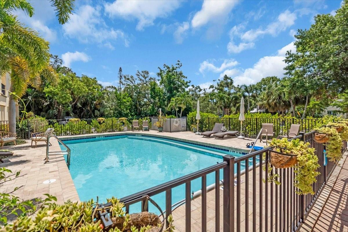 1685 LAUREL ST #4, SARASOTA, FL — photo 2