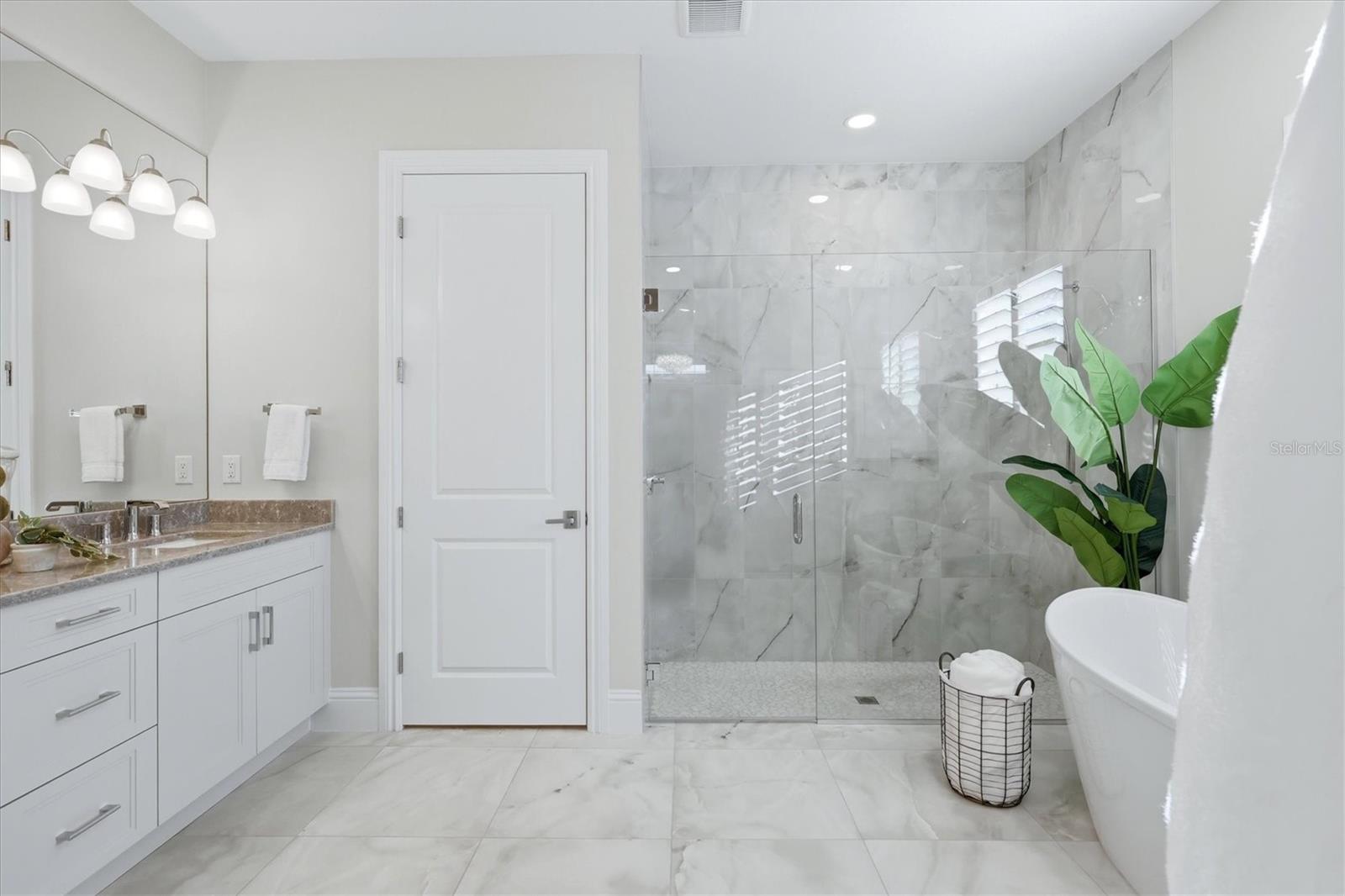 8352 SEA GLASS CT, SARASOTA, FL — photo 33