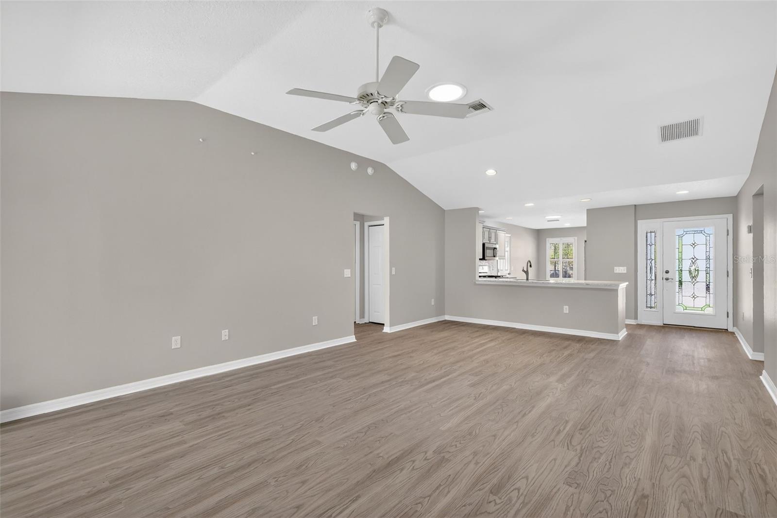 17559 SE 81ST PARNASSUS CT, THE VILLAGES, FL — photo 8