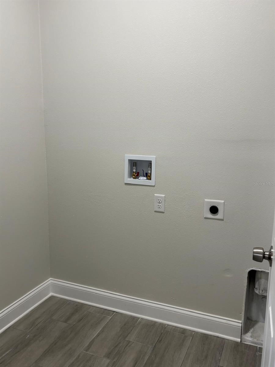 427 MADISON CIR, DAVENPORT, FL — photo 9