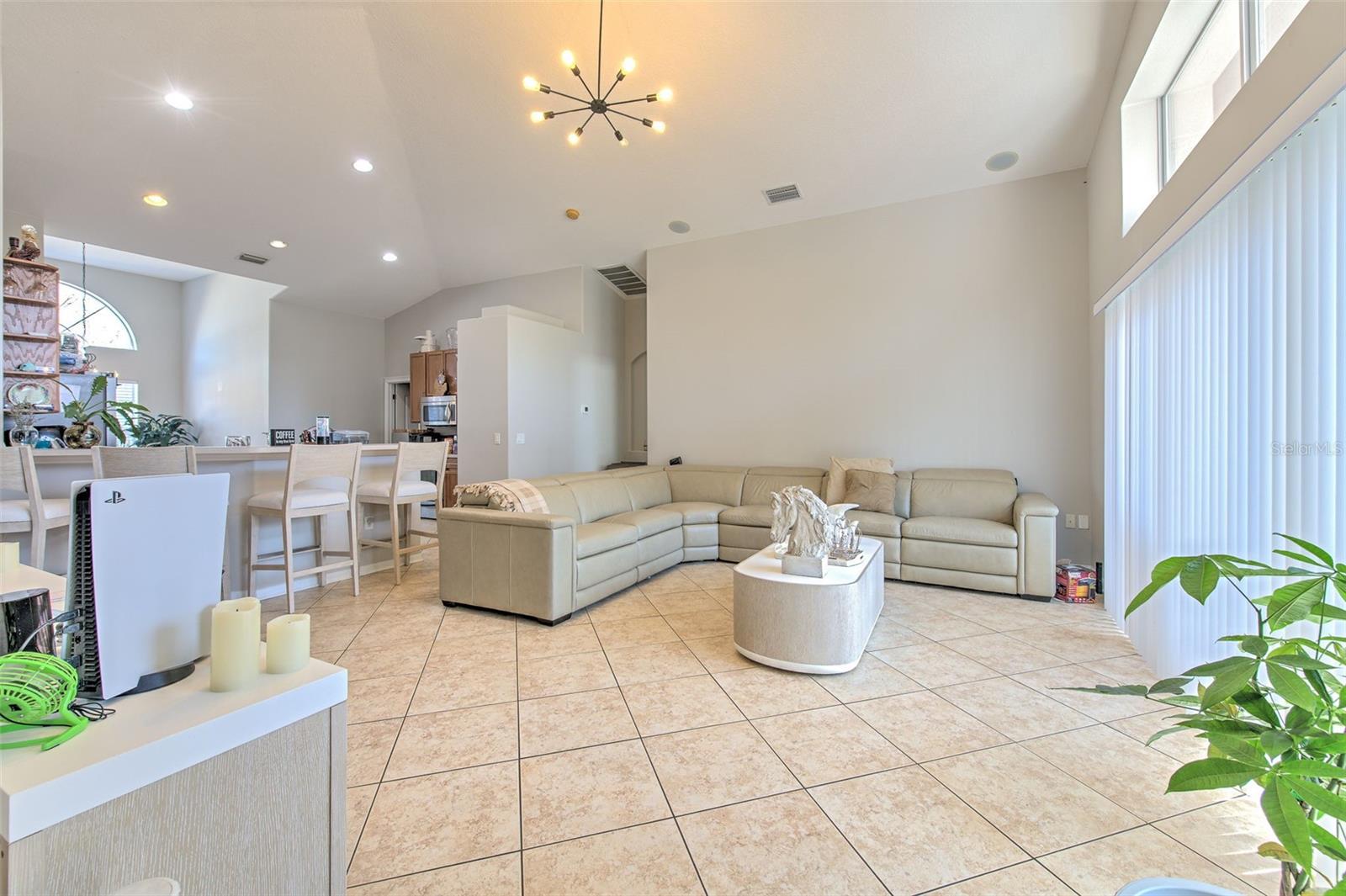 4639 POINTE O WOODS DR, WESLEY CHAPEL, FL — photo 3
