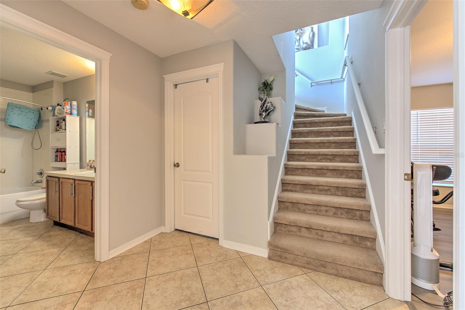 4639 POINTE O WOODS DR, WESLEY CHAPEL, FL — photo 8