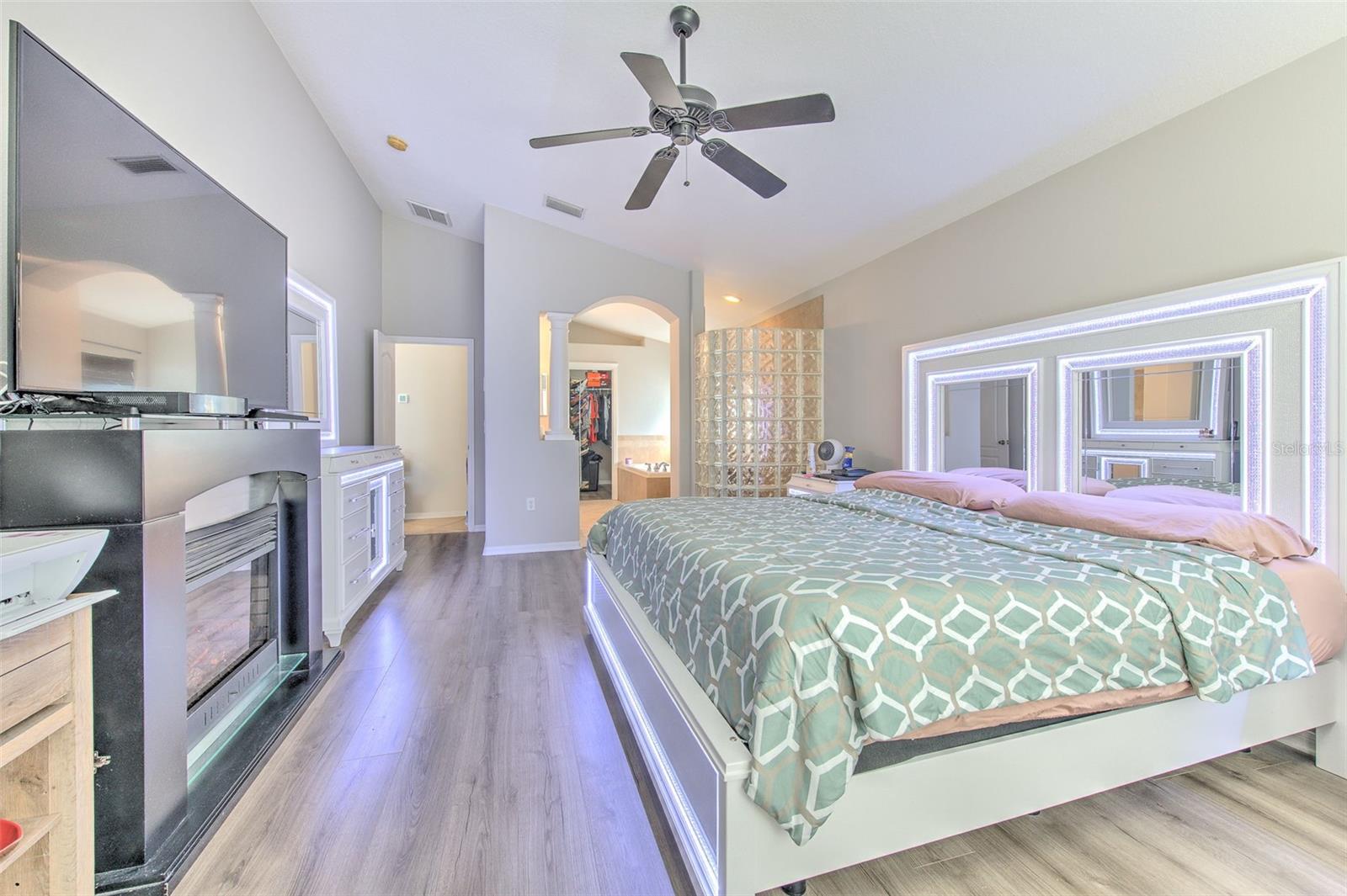 4639 POINTE O WOODS DR, WESLEY CHAPEL, FL — photo 12