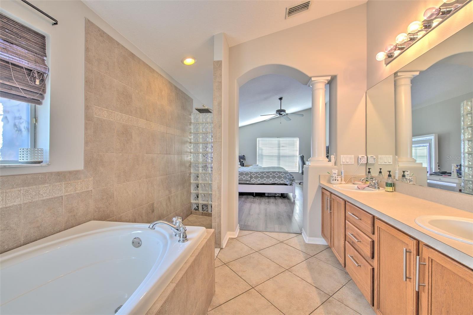 4639 POINTE O WOODS DR, WESLEY CHAPEL, FL — photo 13