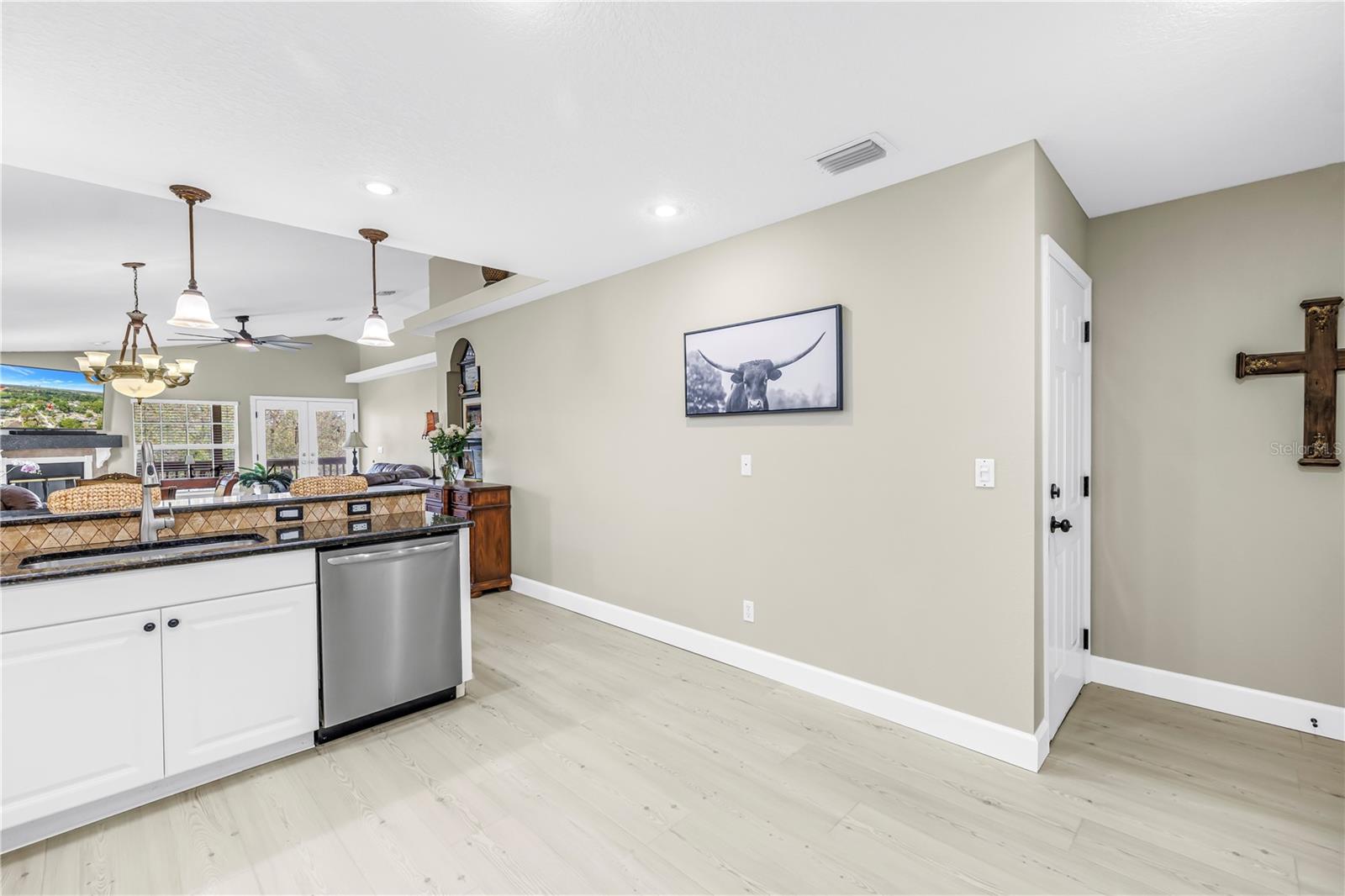 786 59TH AVE NE, ST PETERSBURG, FL — photo 21