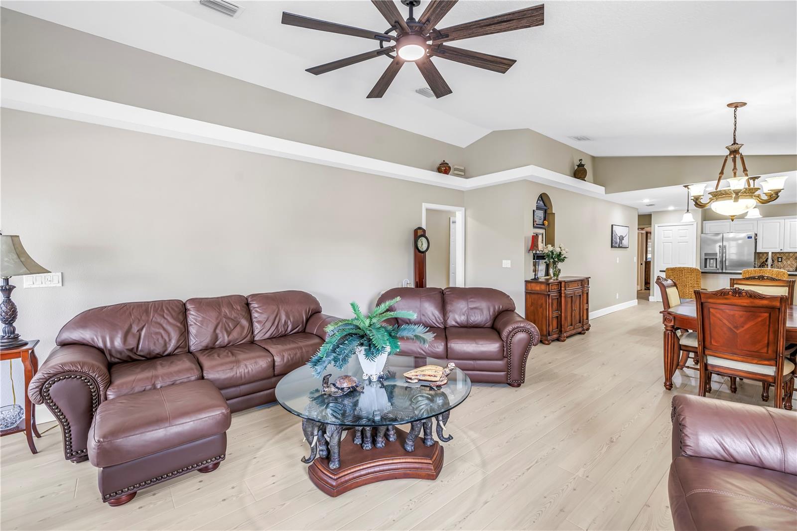 786 59TH AVE NE, ST PETERSBURG, FL — photo 32