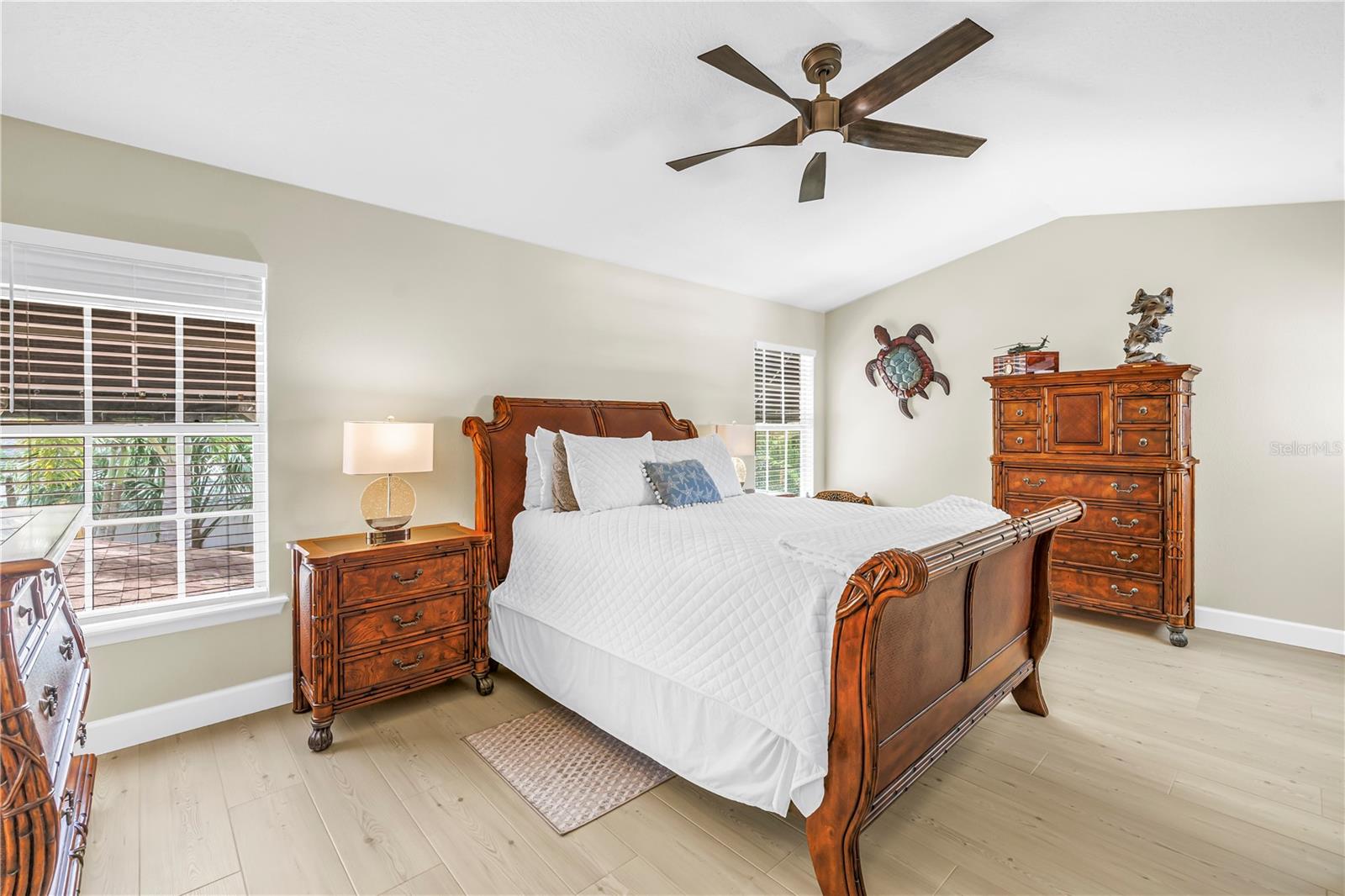 786 59TH AVE NE, ST PETERSBURG, FL — photo 42