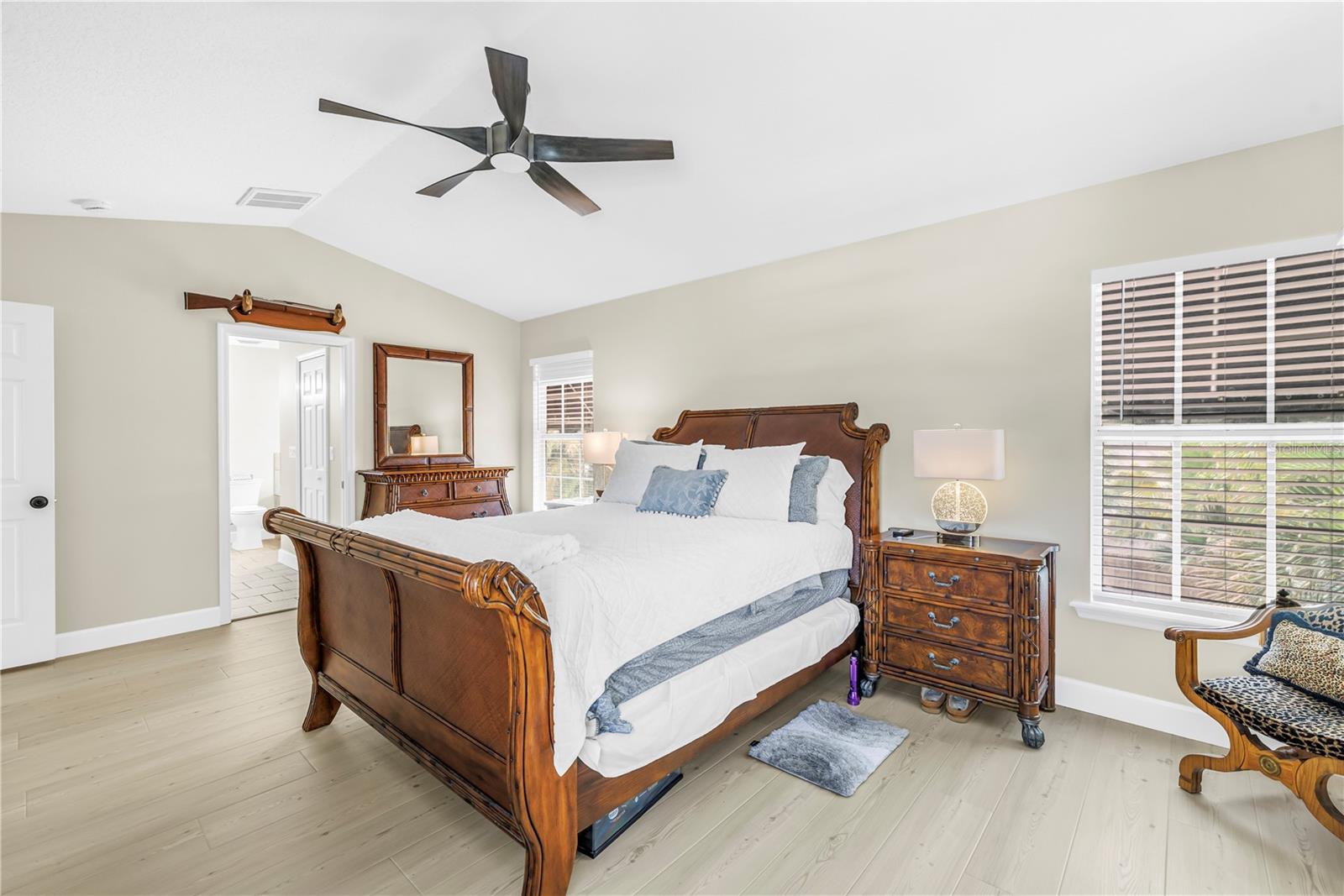 786 59TH AVE NE, ST PETERSBURG, FL — photo 43
