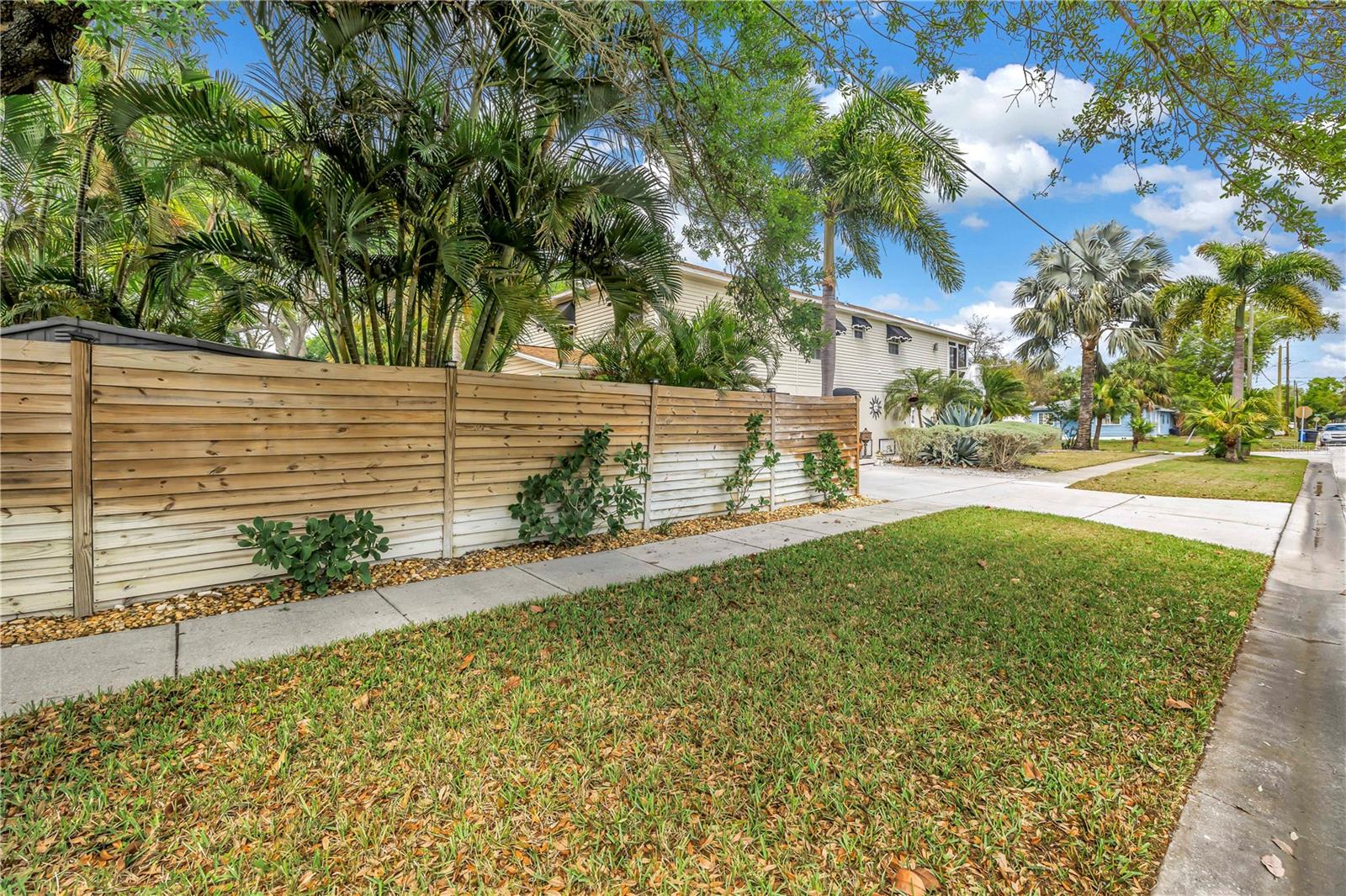 786 59TH AVE NE, ST PETERSBURG, FL — photo 73