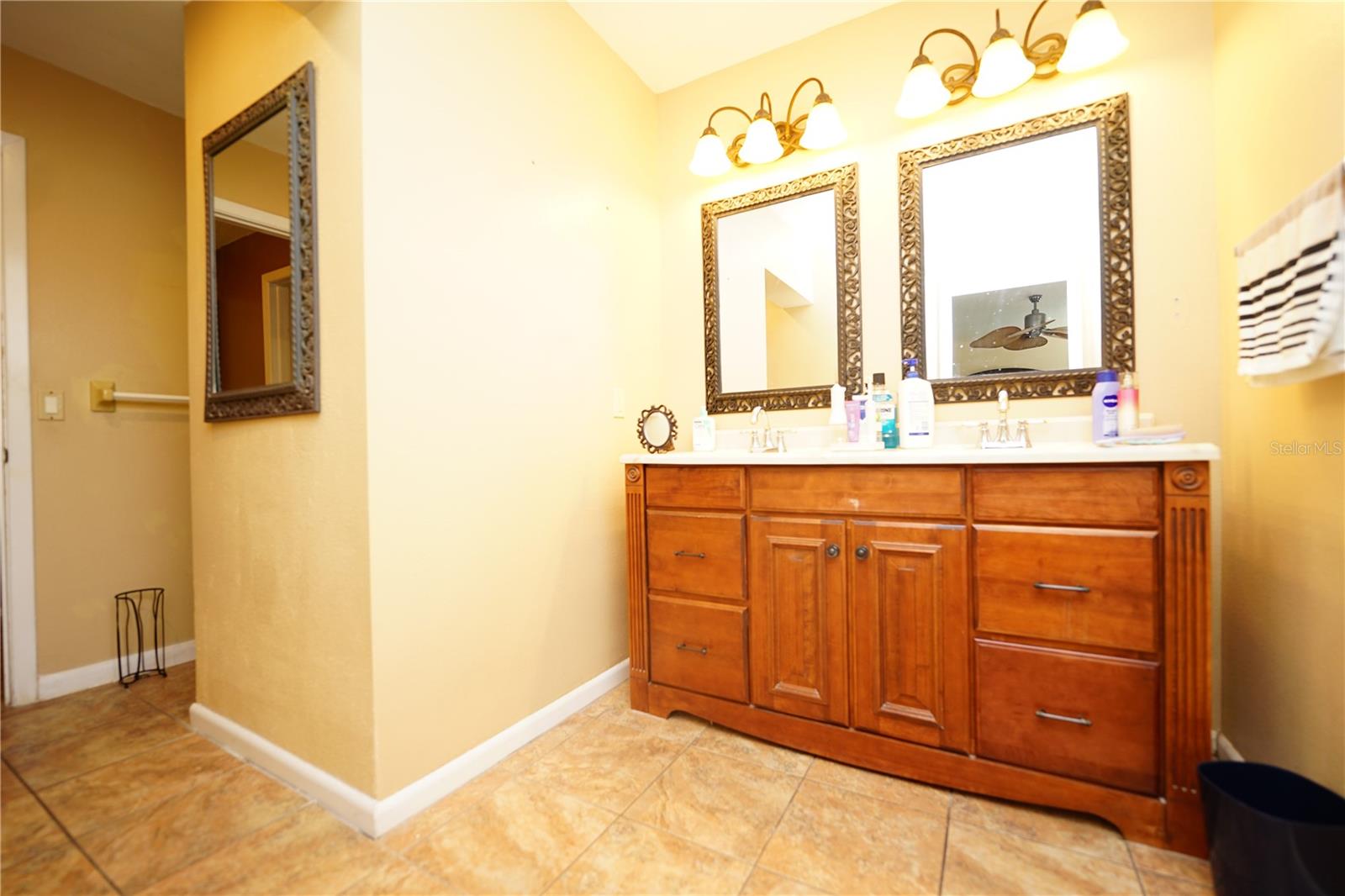 8300 75TH AVE, SEMINOLE, FL — photo 9