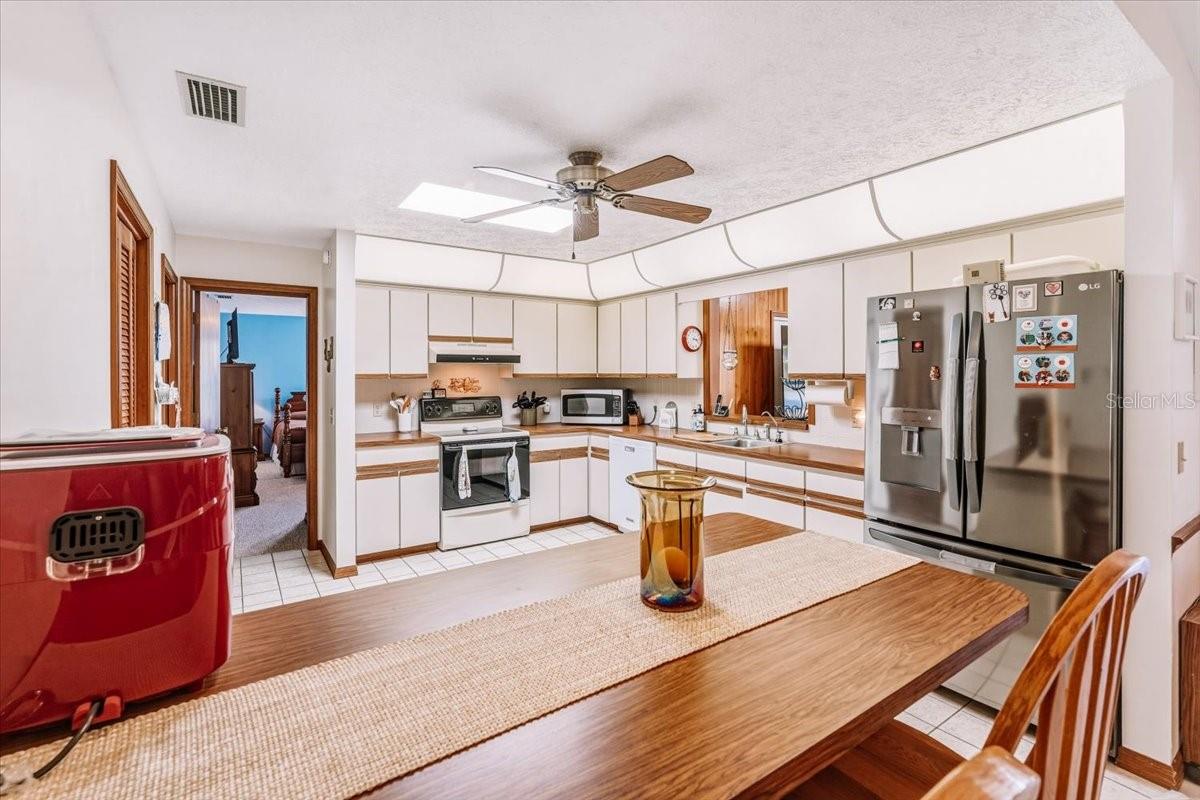 9103 E AQUA VISTA DR, INVERNESS, FL — photo 13