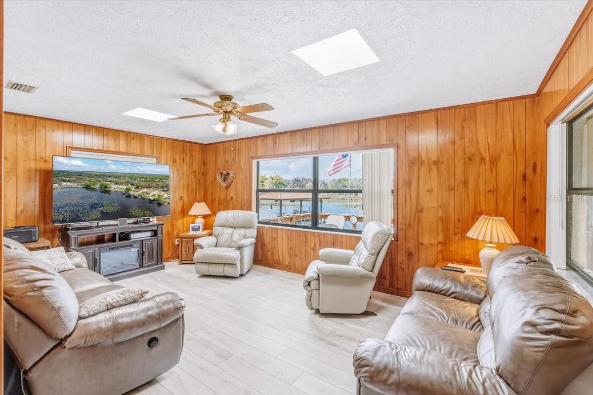 9103 E AQUA VISTA DR, INVERNESS, FL — photo 16