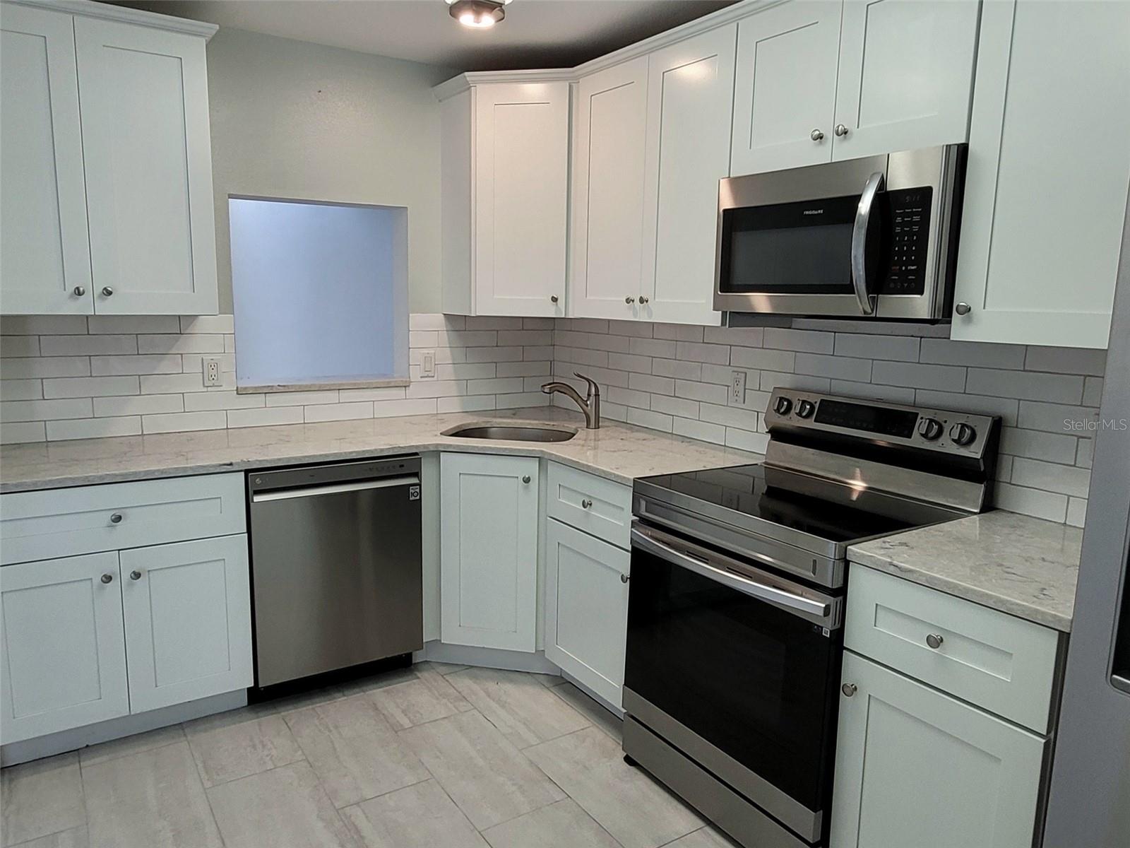 729 CAPRI ISLES BLVD #216, VENICE, FL — photo 3