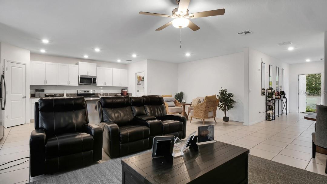 6300 BEVERLY HILLS DR, ZEPHYRHILLS, FL — photo 6