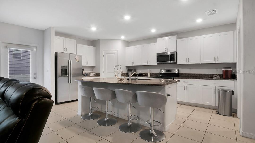 6300 BEVERLY HILLS DR, ZEPHYRHILLS, FL — photo 8