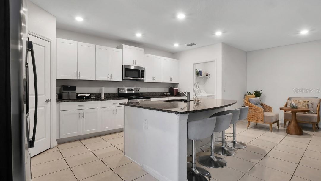 6300 BEVERLY HILLS DR, ZEPHYRHILLS, FL — photo 12