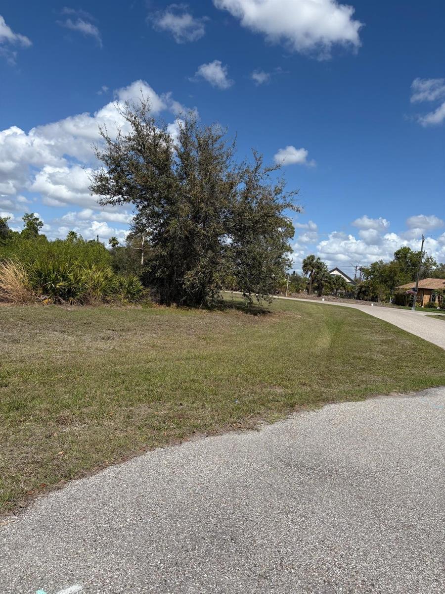 196 LINDA LEE DR, ROTONDA WEST, FL — photo 10