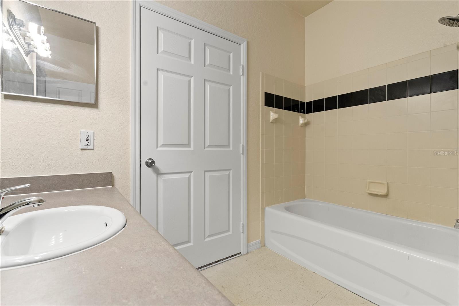 6021 WESTGATE DR #823, ORLANDO, FL — photo 19