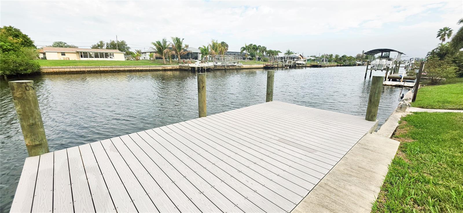 392 E TARPON BLVD NW, PORT CHARLOTTE, FL — photo 2