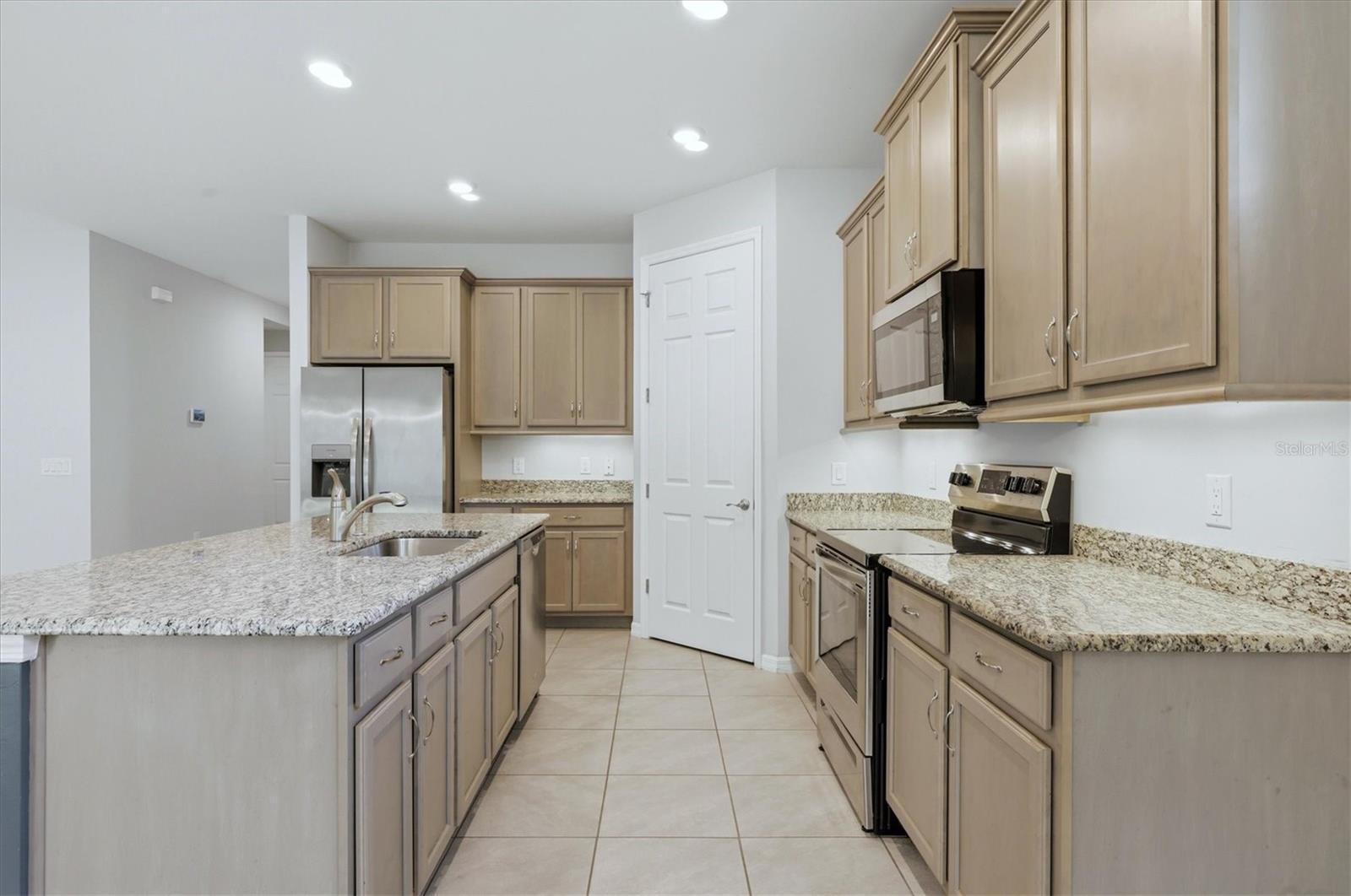 12031 LOVEGRASS ST, VENICE, FL — photo 18