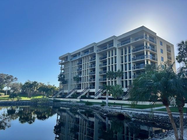 1095 GULF OF MEXICO DR #104, LONGBOAT KEY, FL
