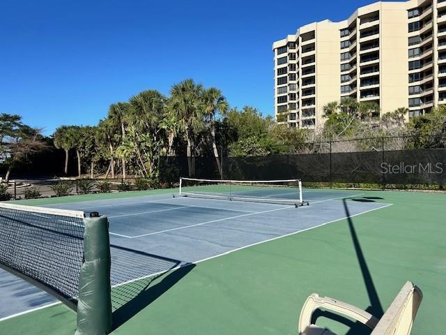 1095 GULF OF MEXICO DR #104, LONGBOAT KEY, FL — photo 32