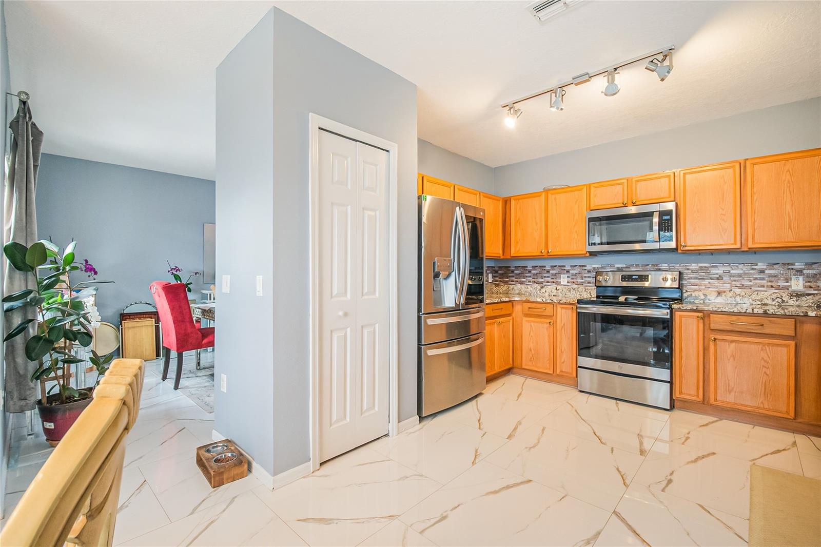 554 BRISTOL CIR, KISSIMMEE, FL — photo 24