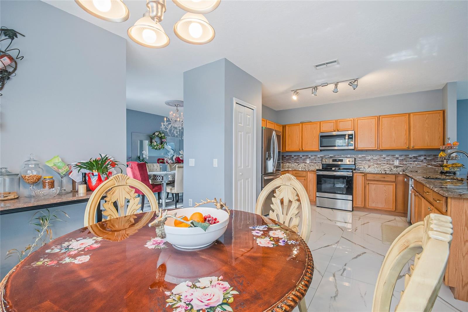 554 BRISTOL CIR, KISSIMMEE, FL — photo 27