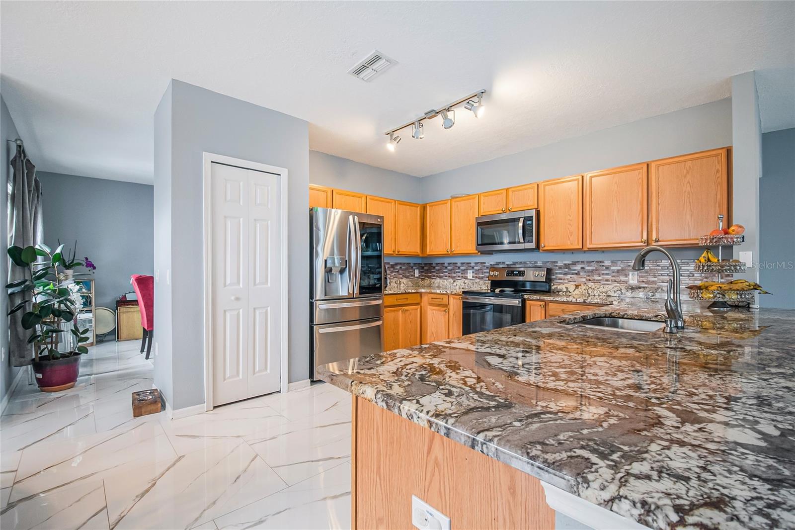 554 BRISTOL CIR, KISSIMMEE, FL — photo 28