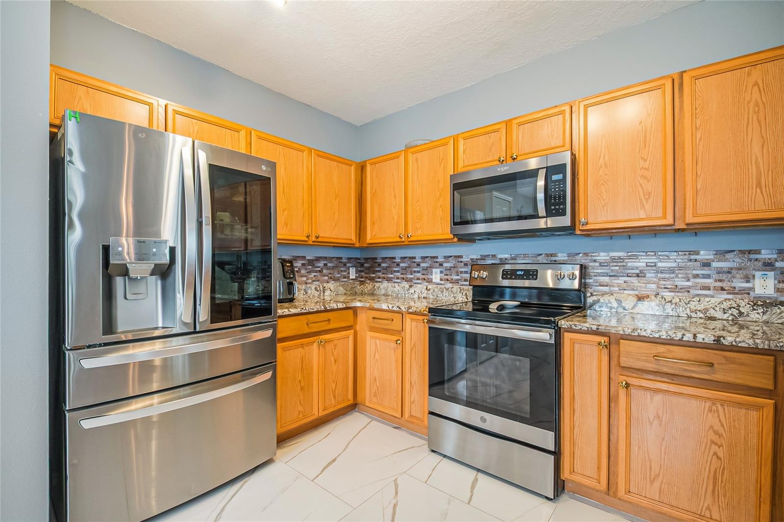 554 BRISTOL CIR, KISSIMMEE, FL — photo 31