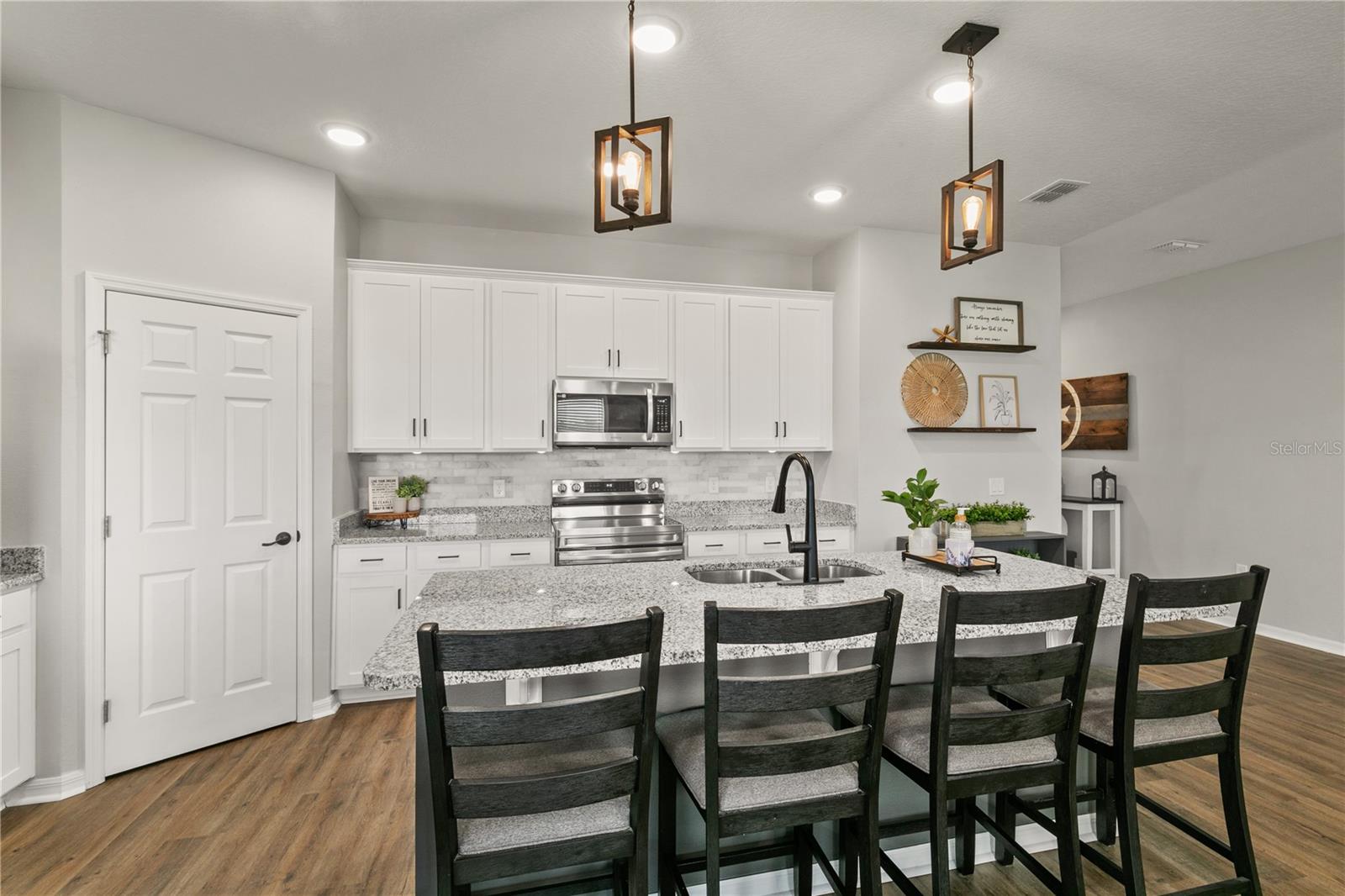 33289 ALWAYS DREAMING CT, SORRENTO, FL — photo 11