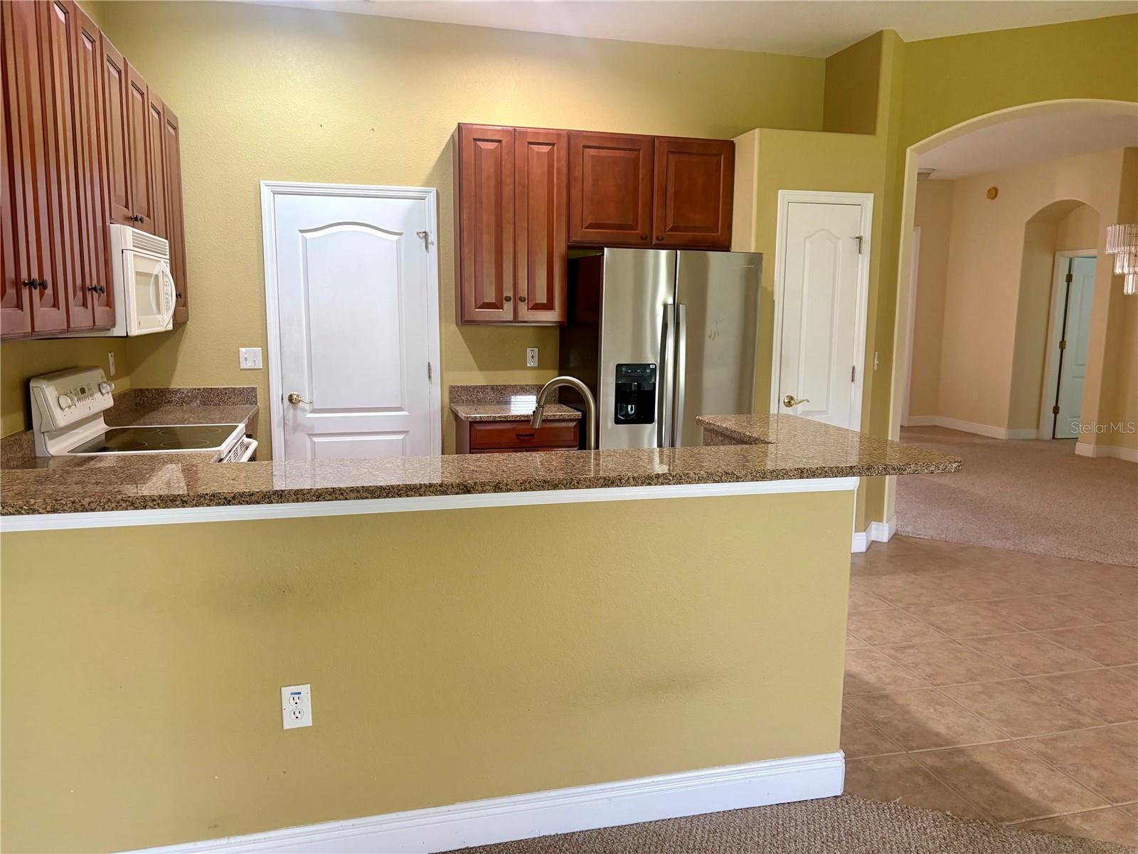 9916 CLEGHORN DR, SAN ANTONIO, FL — photo 3