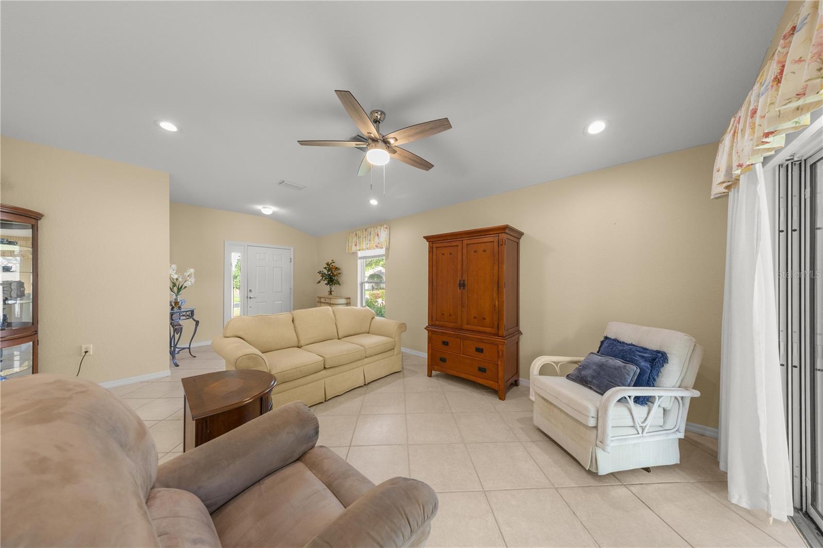 13421 SE 92ND COURT RD, SUMMERFIELD, FL — photo 5