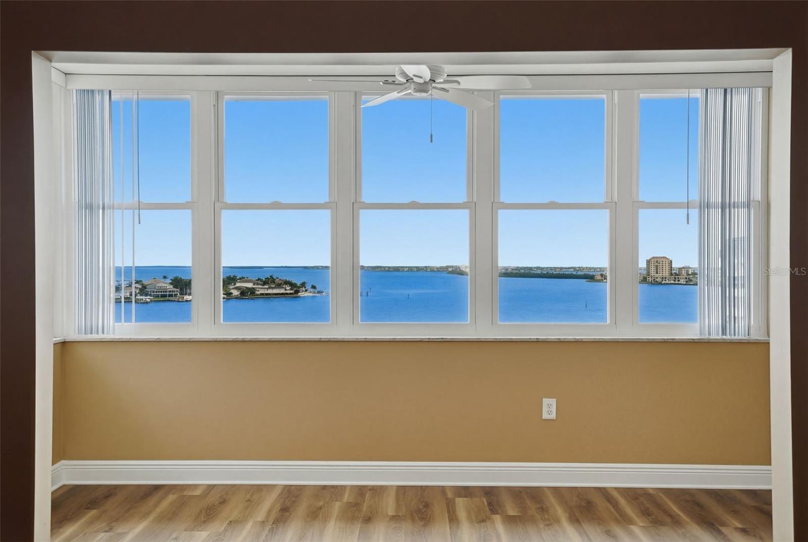 5108 BRITTANY DR S #1006, ST PETERSBURG, FL — photo 2