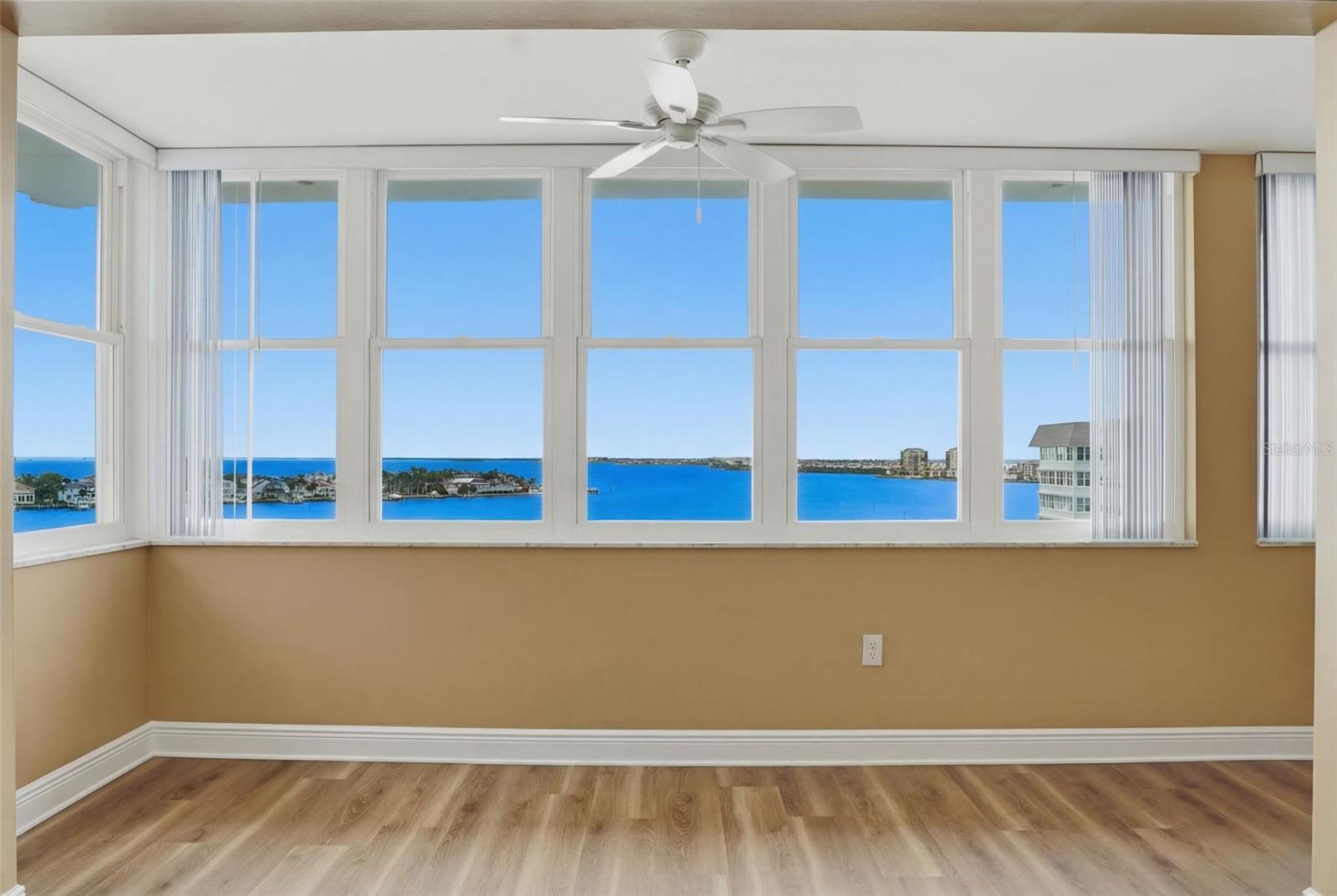 5108 BRITTANY DR S #1006, ST PETERSBURG, FL — photo 31