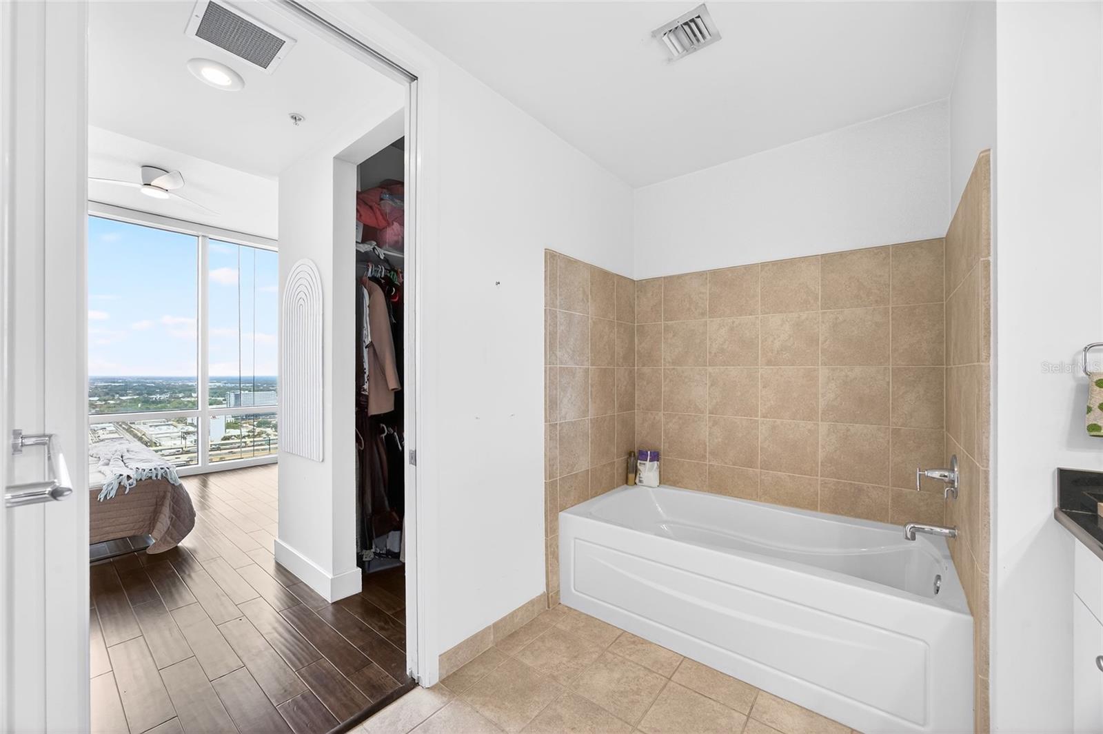 150 E ROBINSON ST #3106, ORLANDO, FL — photo 23