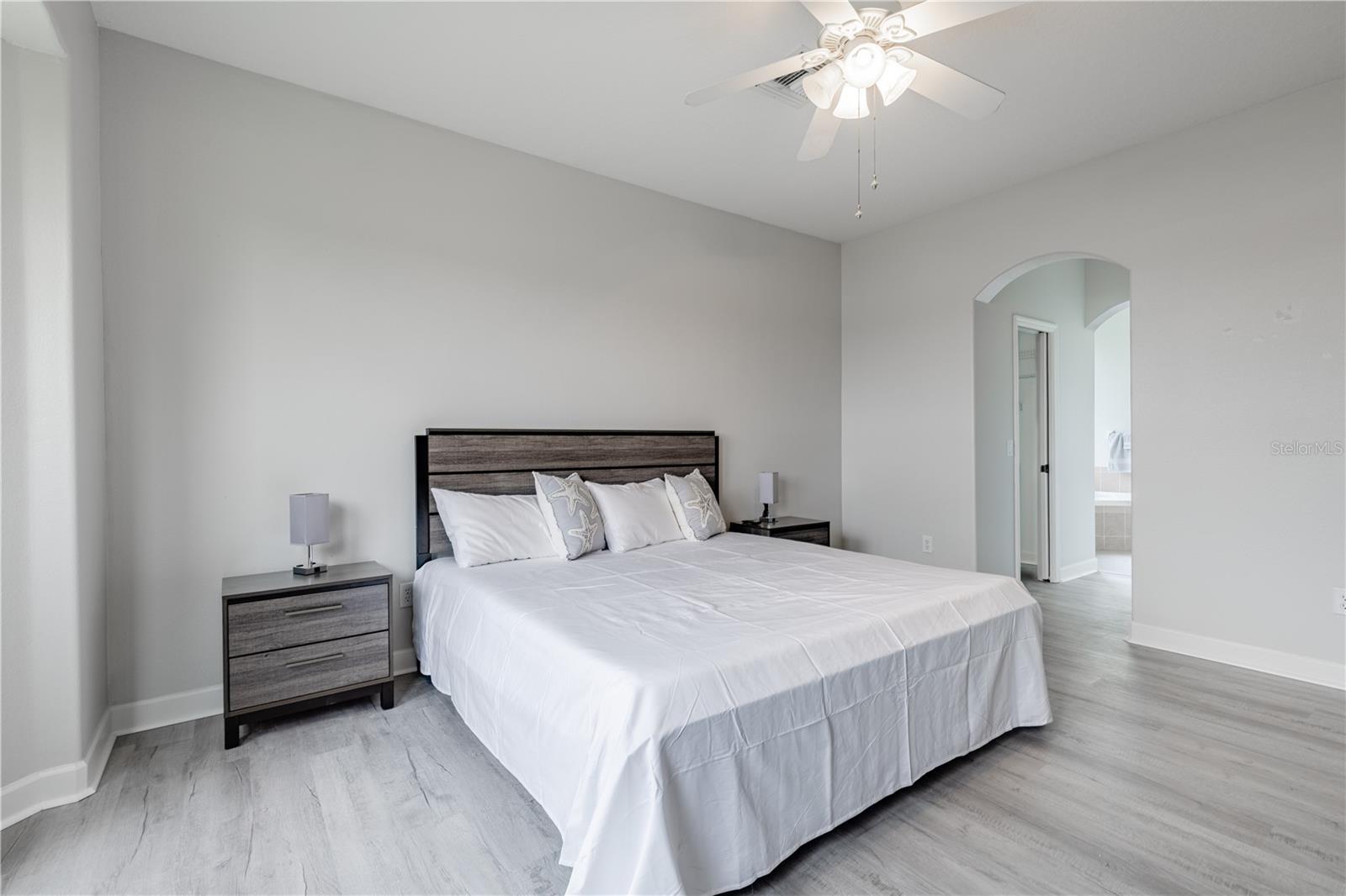 3804 BAYSHORE CIR, TAVARES, FL — photo 54