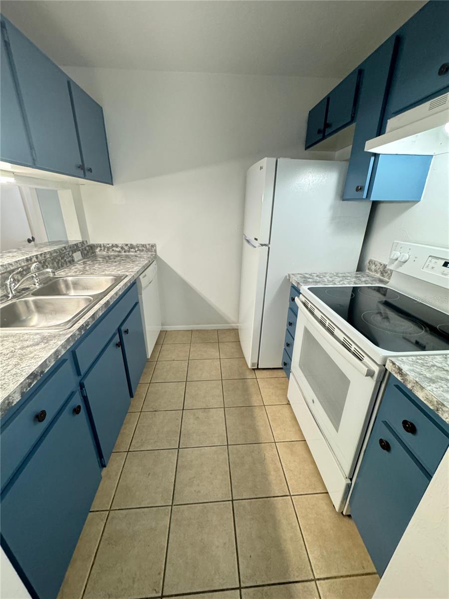 4000 SW 23RD ST #1-106, GAINESVILLE, FL — photo 2