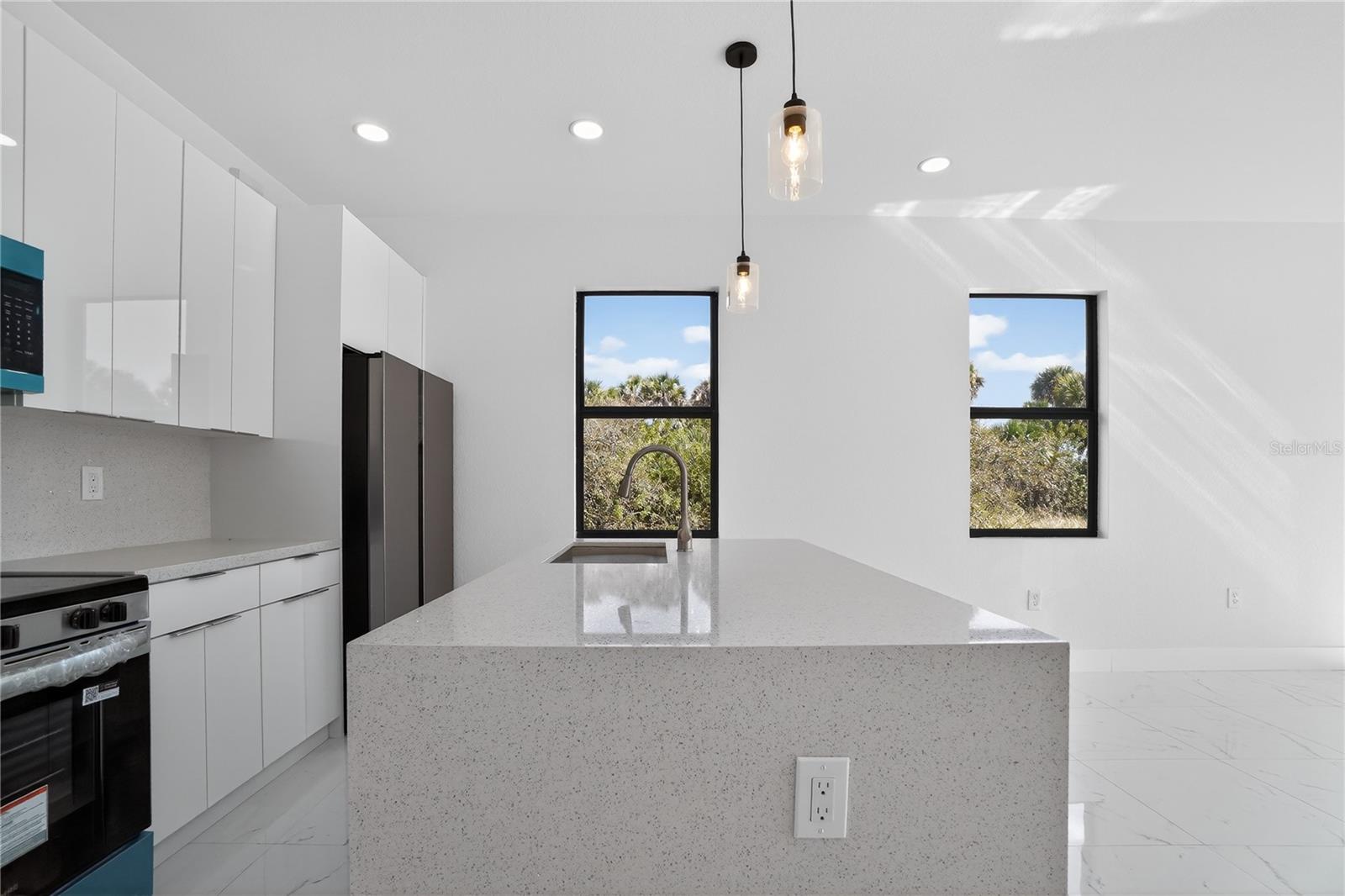 336 SUNSET RD, ROTONDA WEST, FL — photo 10