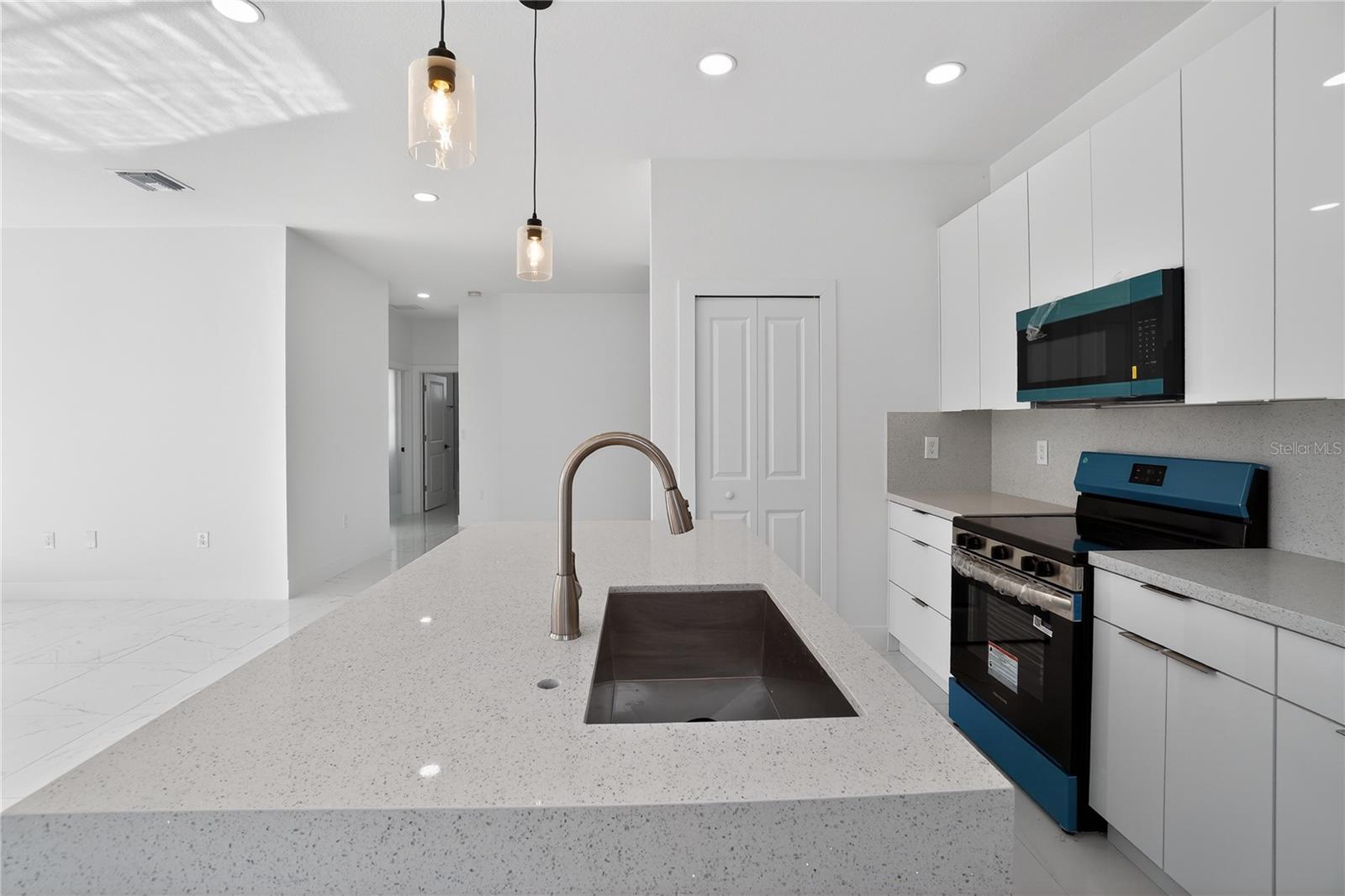 336 SUNSET RD, ROTONDA WEST, FL — photo 14
