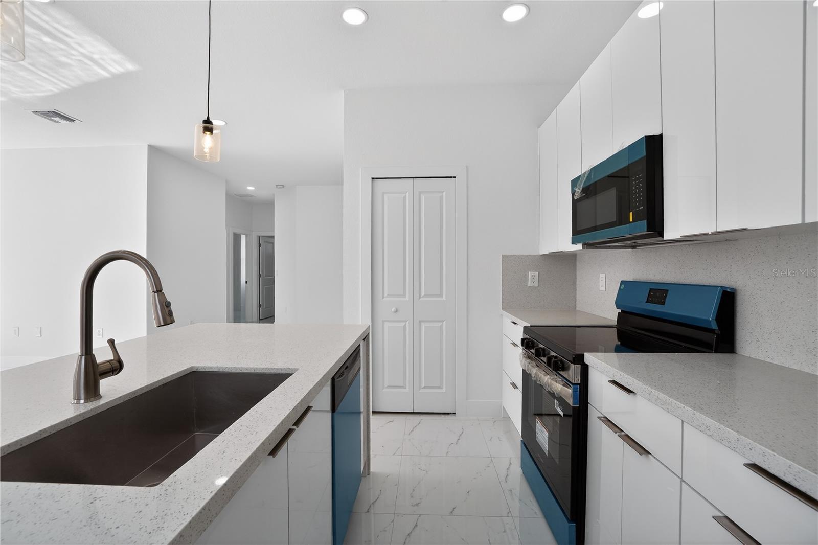 336 SUNSET RD, ROTONDA WEST, FL — photo 16