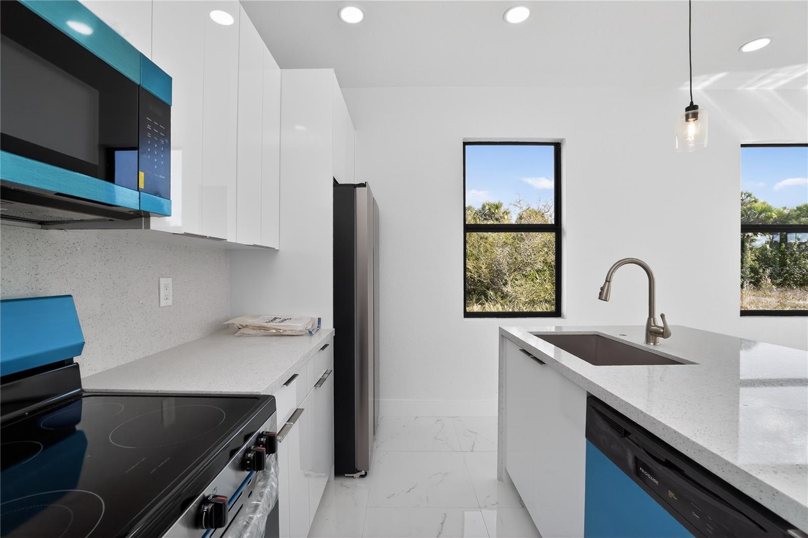 336 SUNSET RD, ROTONDA WEST, FL — photo 17