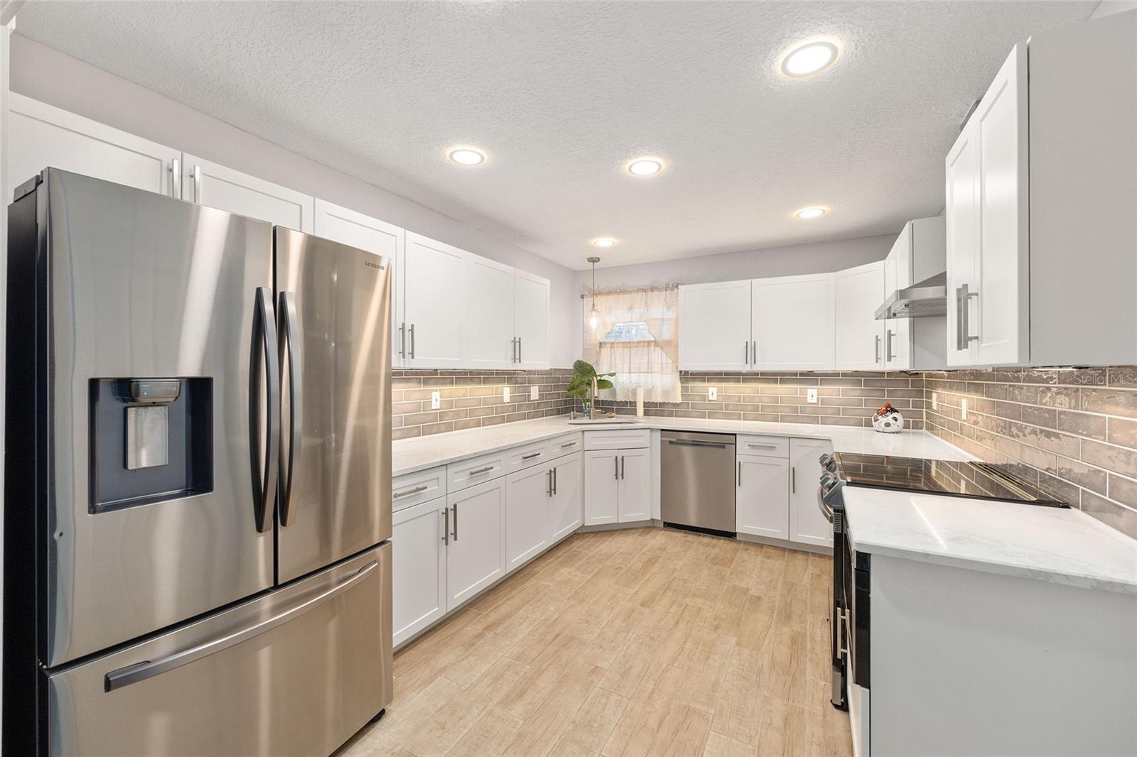925 BEVERLY HARBORS DR, LEESBURG, FL — photo 51